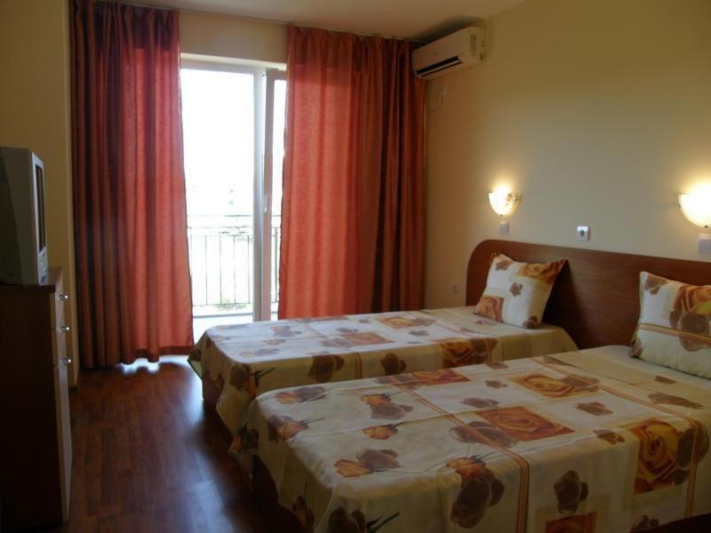 Family Hotel Dayana Beach Синеморец Экстерьер фото