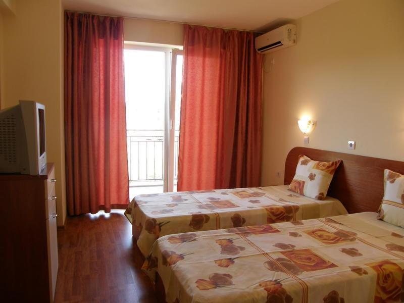 Family Hotel Dayana Beach Синеморец Экстерьер фото