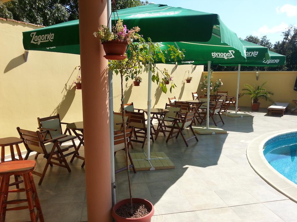 Family Hotel Dayana Beach Синеморец Экстерьер фото