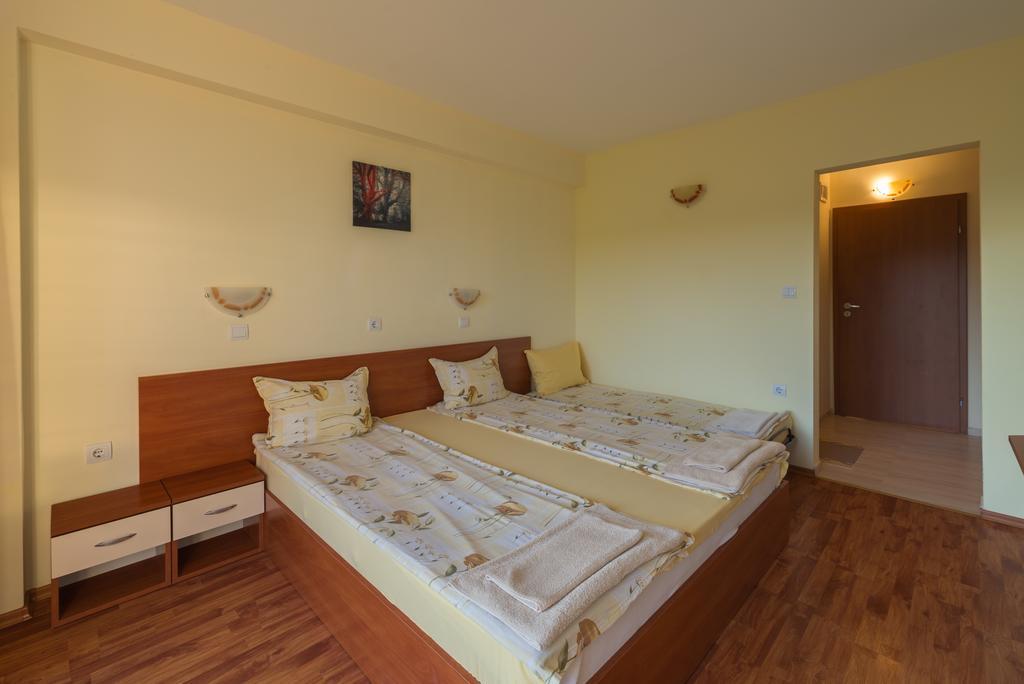 Family Hotel Dayana Beach Синеморец Экстерьер фото