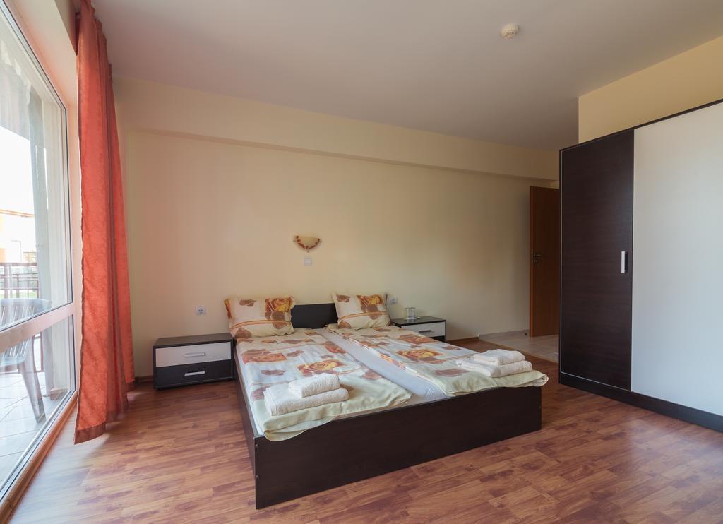 Family Hotel Dayana Beach Синеморец Экстерьер фото