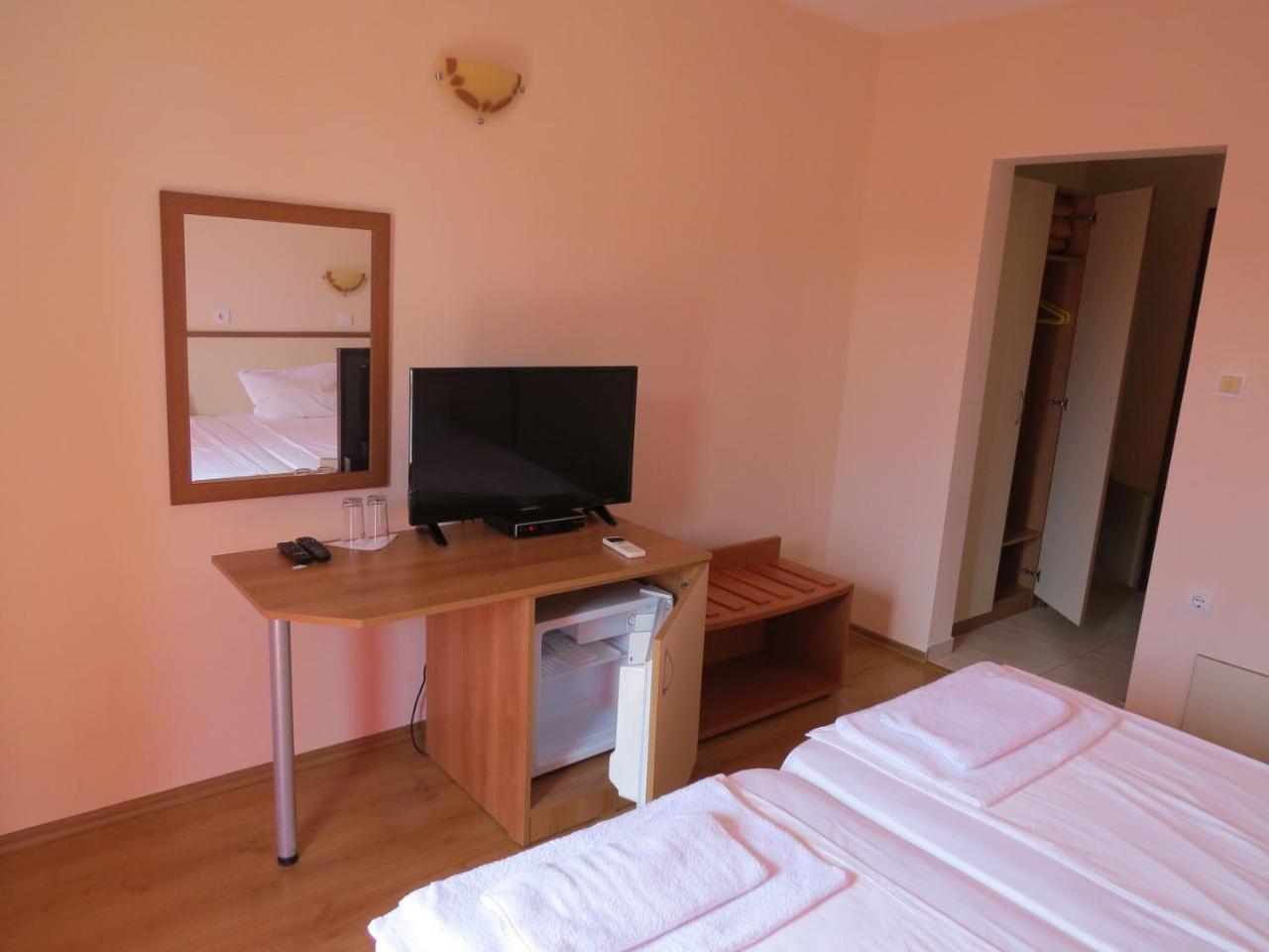 Family Hotel Dayana Beach Синеморец Экстерьер фото